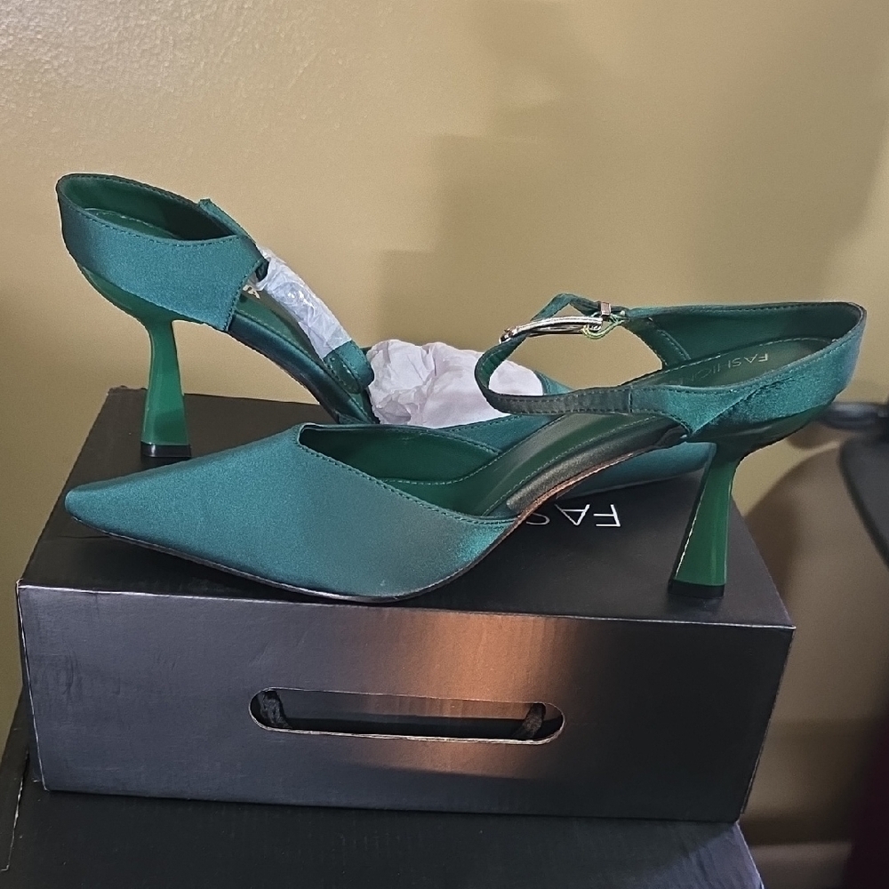 Fashion Nova Emerald Green Heels